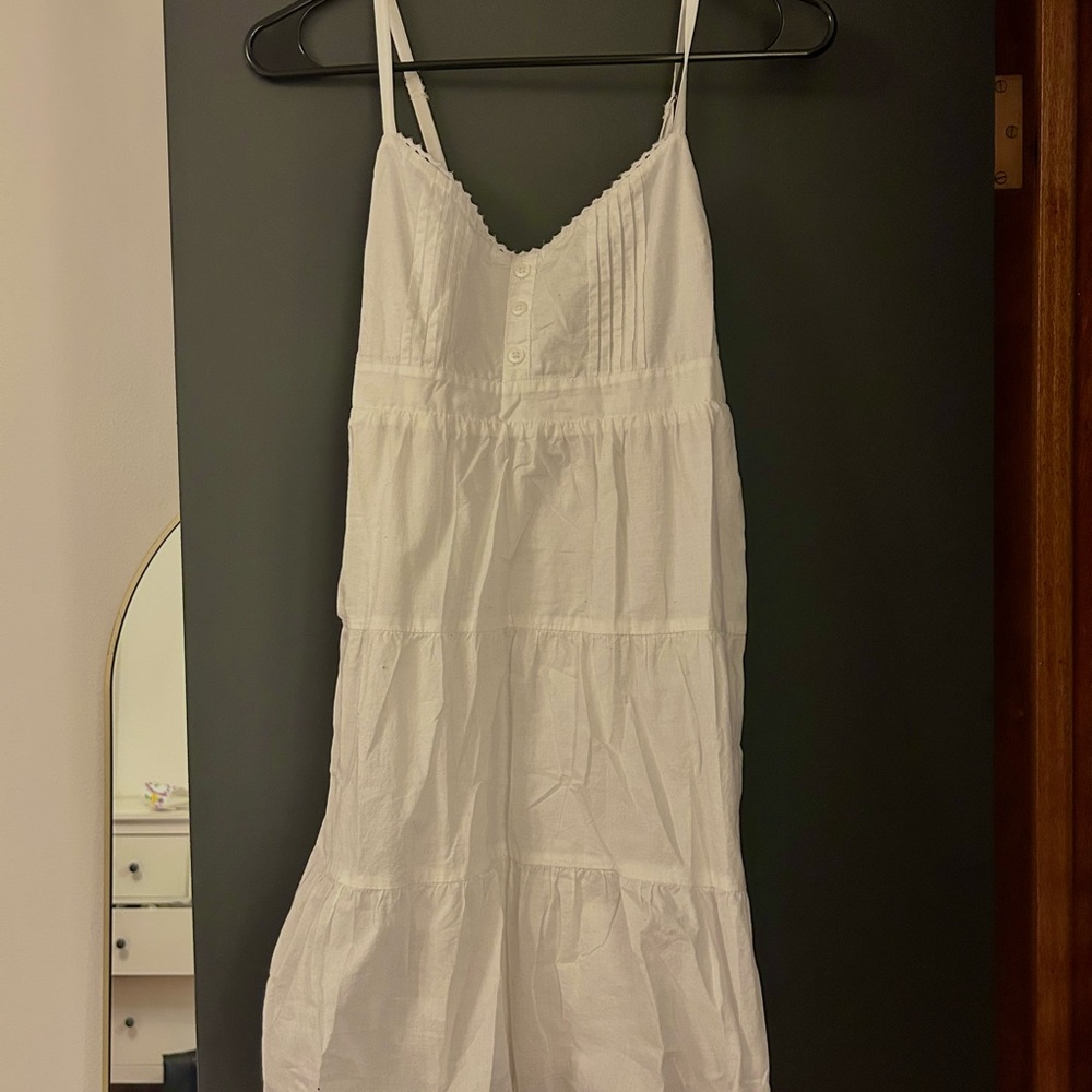 White Sleeveless Dress